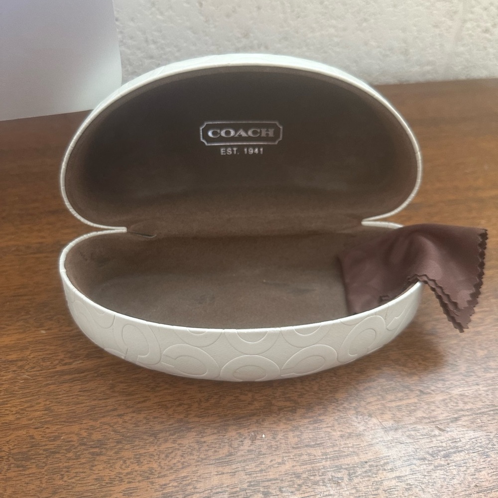 Coach Scarlet HC 8027 Blush Pink Gradient Sunglasses L902 EUC w/ Case & Cloth - Picture 12 of 12